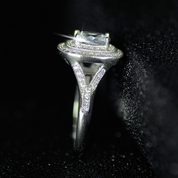 NEWπ925 Sterling Silver Diamond Halo Ring - Picture 8 of 8